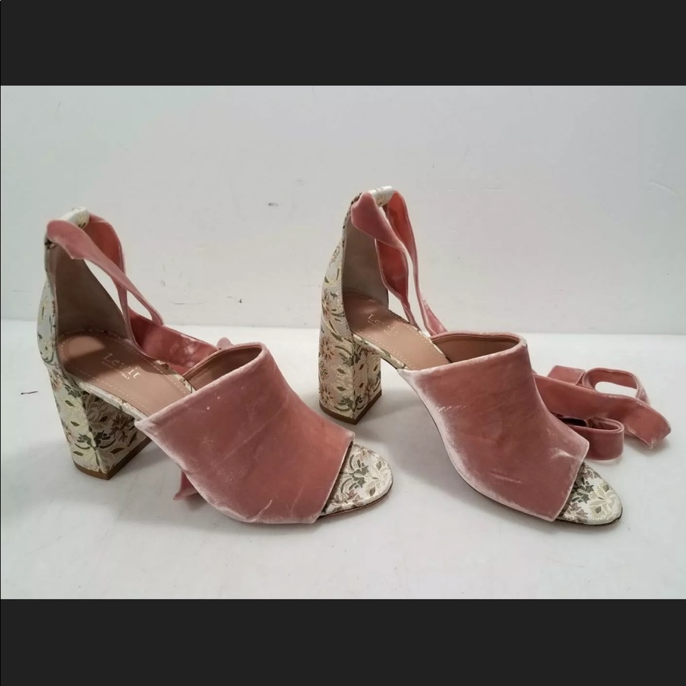 ❌SOLD❌Lewit Italy Floral Print/Pink Open Pump